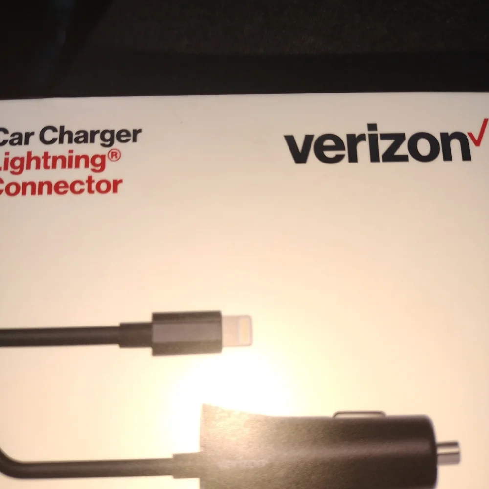 🌹 New Verizon car charger